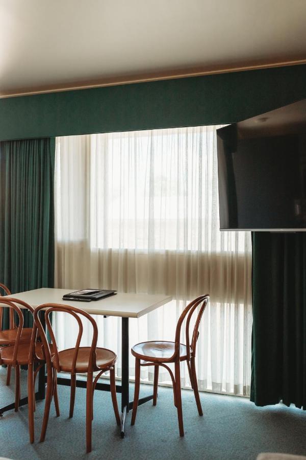 Echuca Nirebo Motel Bagian luar foto