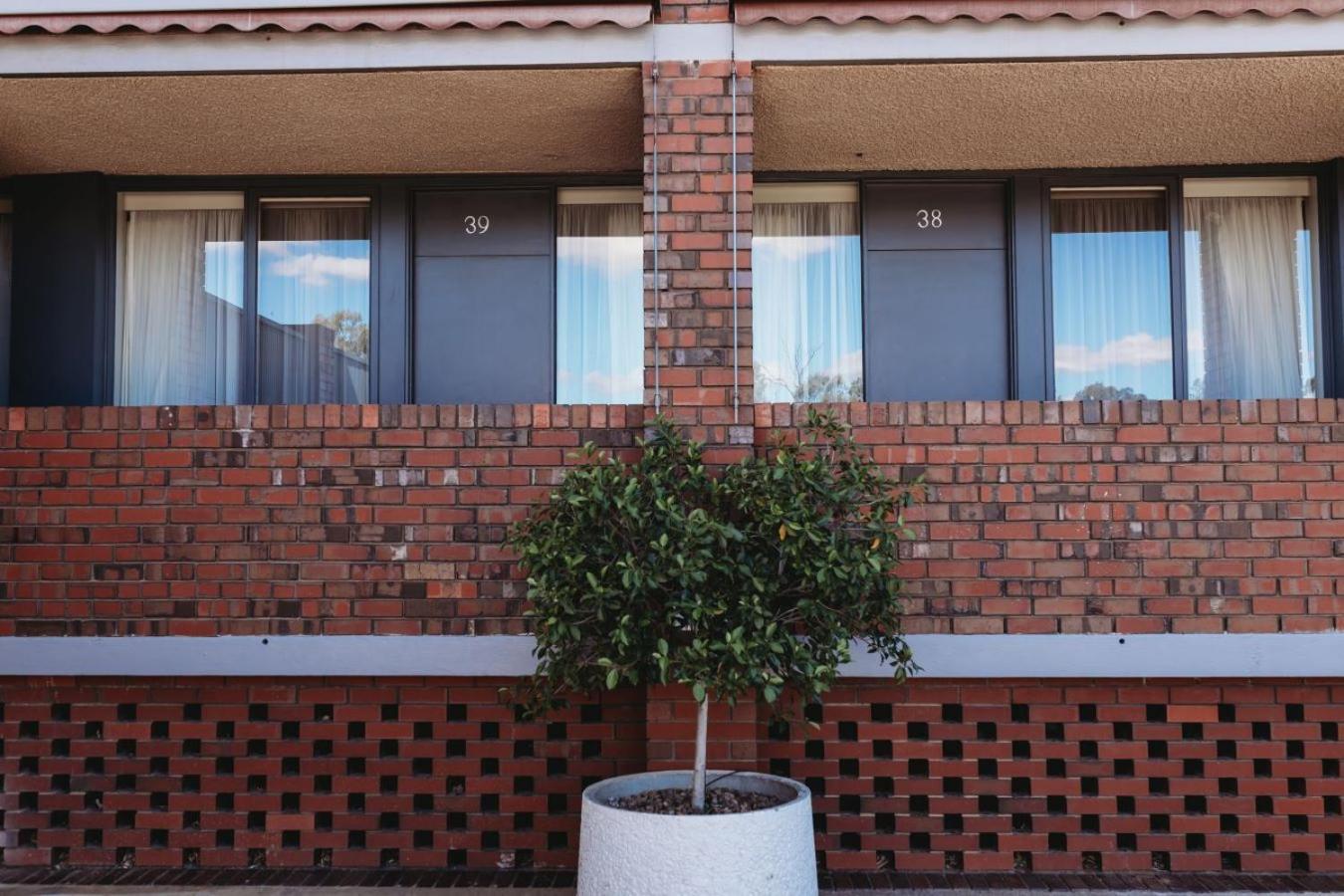 Echuca Nirebo Motel Bagian luar foto