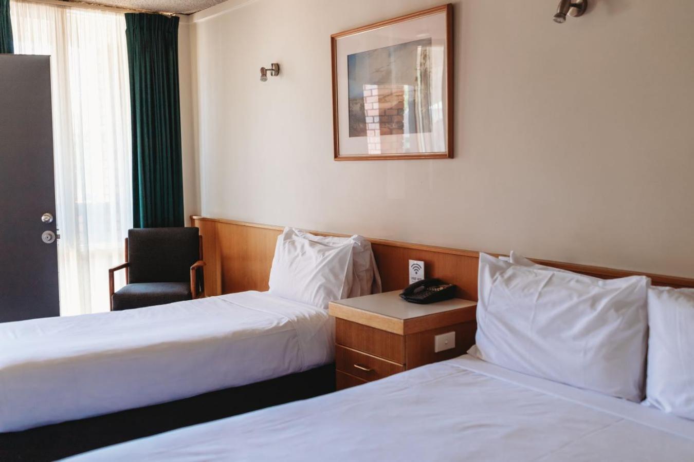 Echuca Nirebo Motel Bagian luar foto