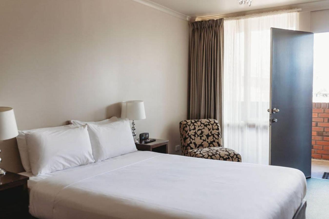Echuca Nirebo Motel Bagian luar foto
